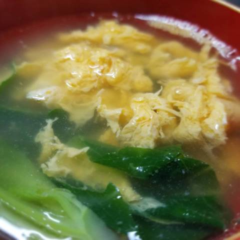 チンゲン菜と卵のスープ