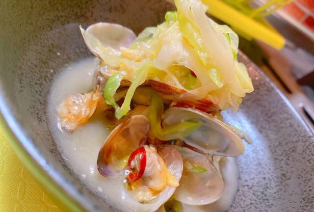 アサリの白ワイン蒸し