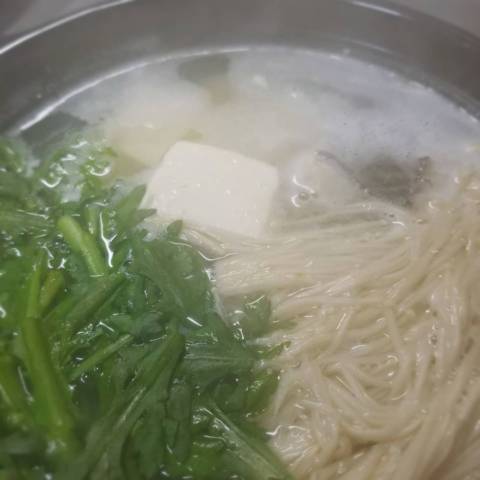 鱈と春菊の小鍋立て