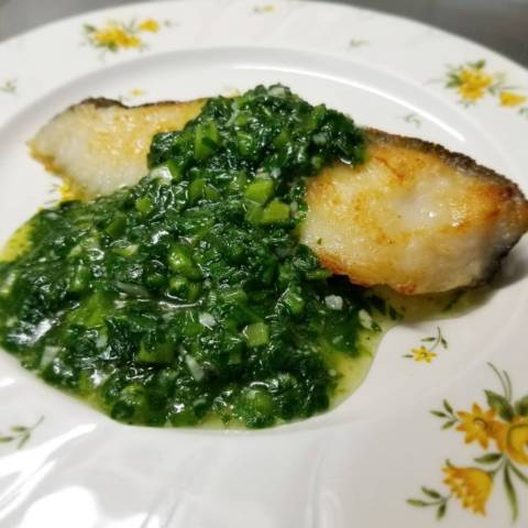 鱈のソテー春菊のソース