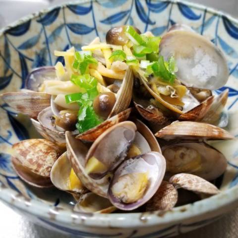 しめじとあさりの酒炒り