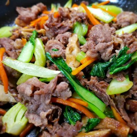 牛肉とチンゲン菜の炒め物