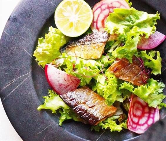 秋刀魚のサラダ仕立て
