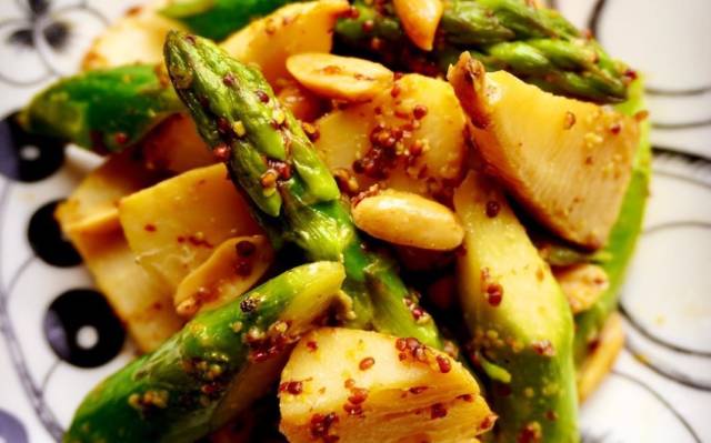 アスパラと筍の粒マスタード炒め