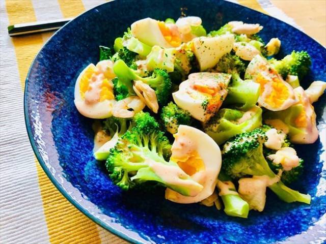 ブロッコリーとシーフードのサラダ