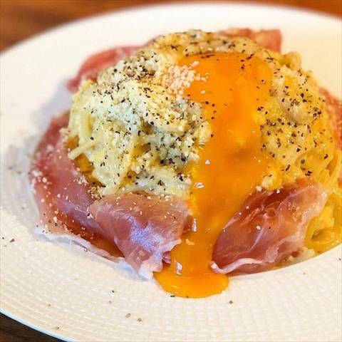 濃厚カルボナーラパスタ