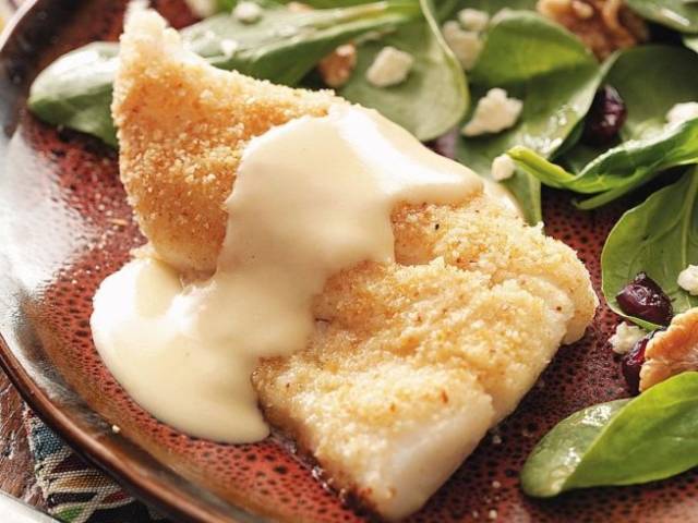 チーズソースで焼いた魚