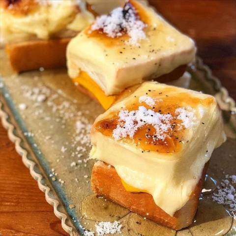 チーズシュガートースト