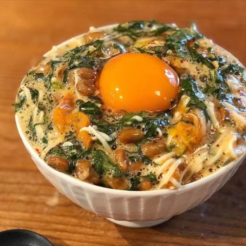 混ぜるだけキムチーズ納豆丼