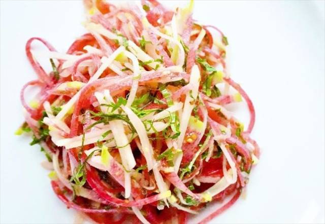 新生姜と紅芯大根のサラダ
