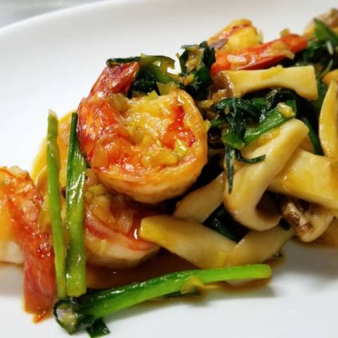 えびとニラの唐辛子炒め