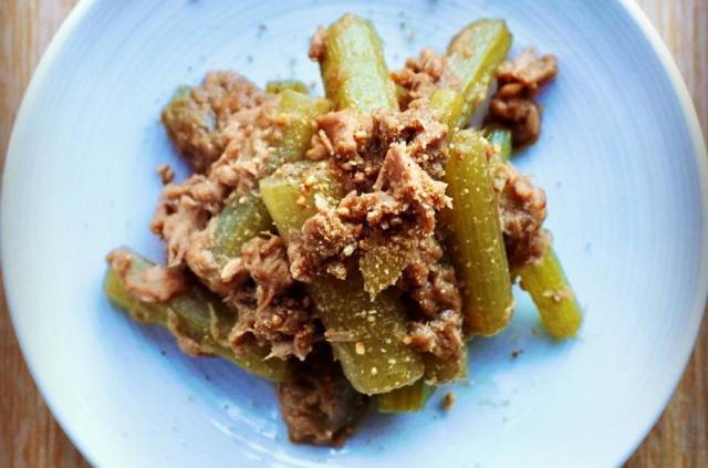 フキのツナ炒め