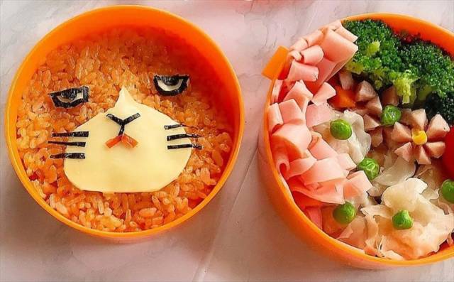 ふてニャンごはん