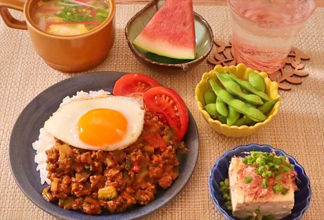 ゴーヤチャンプル入りのキーマカレー