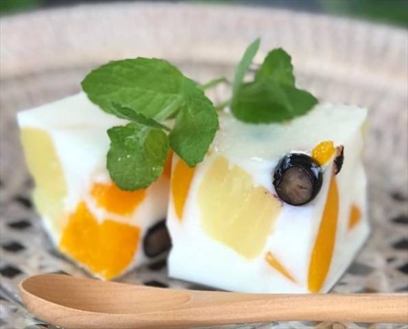 フルーツ牛乳寒天