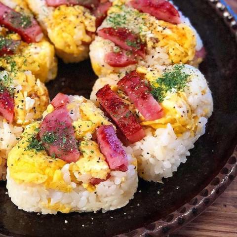 ハムエッグおにぎり