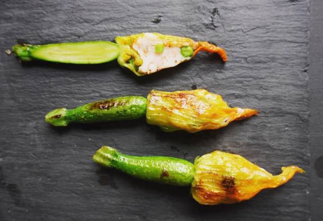 花ズッキーニの包み焼き