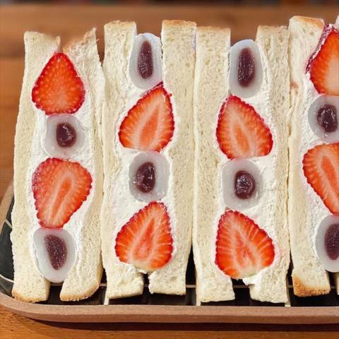 いちご大福サンド