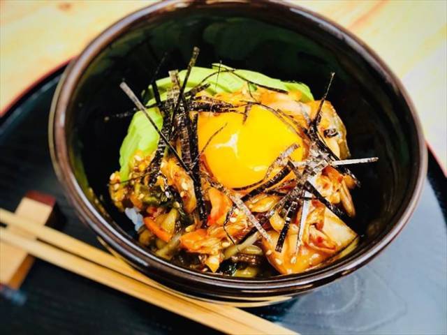 イカキムユッケ丼