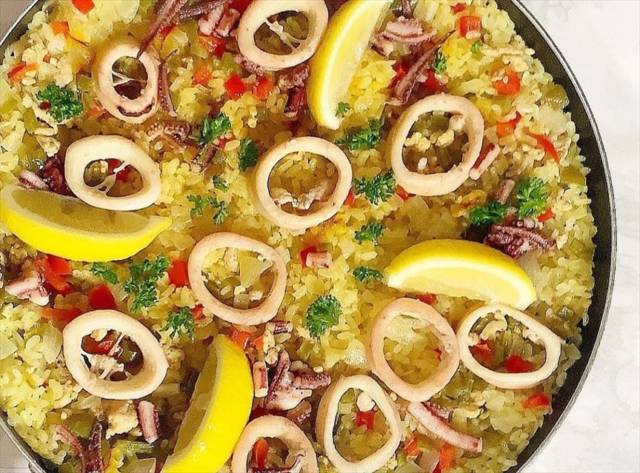 イカのカレーパエリア