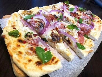 自家製ピザ