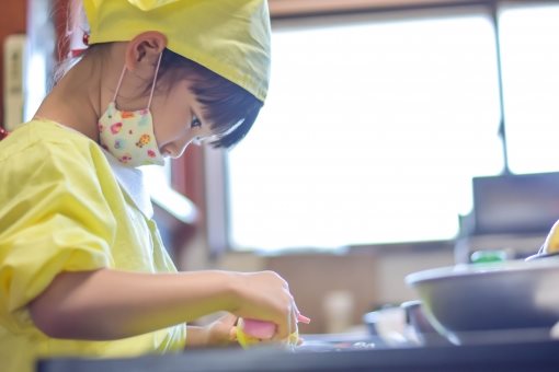 子供と一緒に料理をする方法