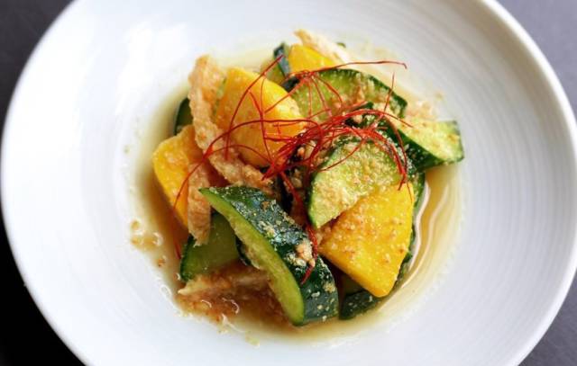 きゅうりとコリンキーの酢の物