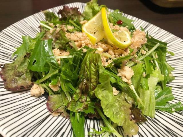 ラープムー風サラダ