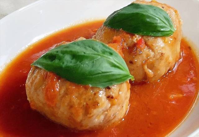 まるごとトマトのチーズ豚巻き