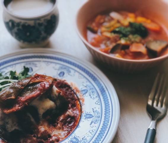 スパイスたっぷりの茄子の肉詰め