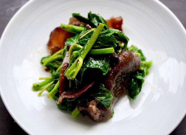 モロヘイヤとキクラゲの辛子和え