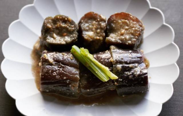 茄子の胡麻煮