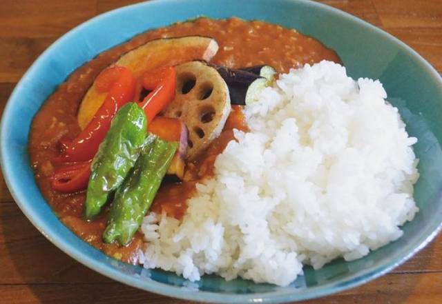 キーマカレー夏野菜の素揚げ乗せ