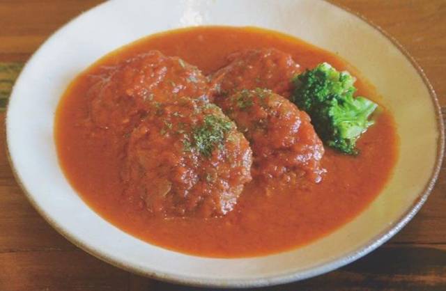 おいしいトマト煮込みハンバーグ