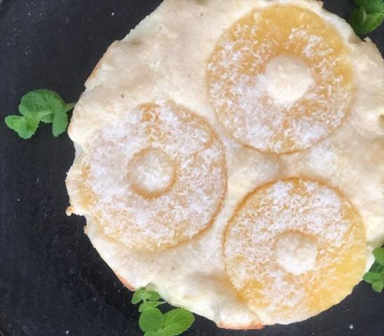 パイナップルとココナッツのフラットケーキ