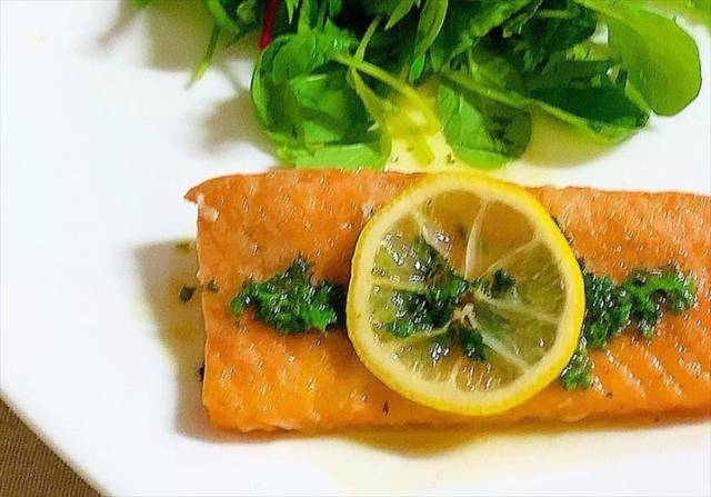 サーモンレモンステーキ