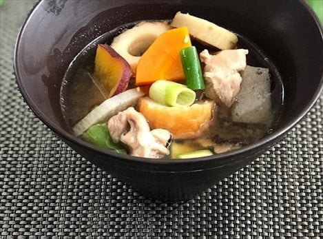 お野菜たっぷりさつま汁