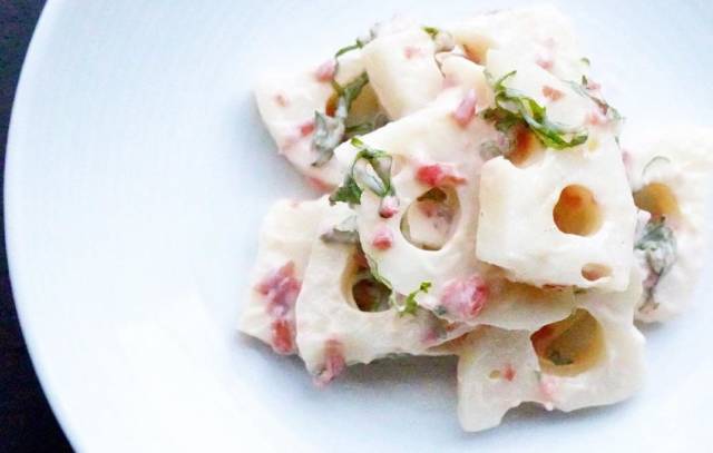 新蓮根の梅肉和え