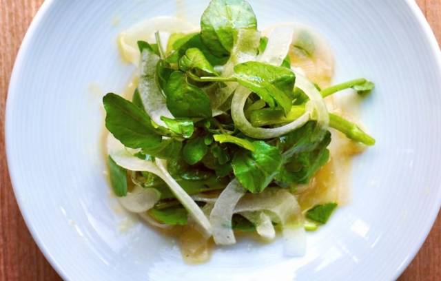 新玉葱とクレソンのサラダ