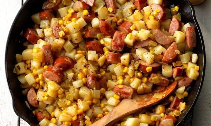 ソーセージとじゃがいものチリソース炒めもの