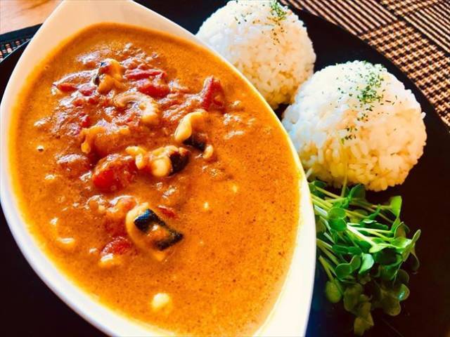 即席タコとトマトのカレー