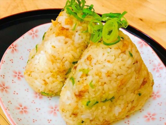 やみつきたぬきおにぎり