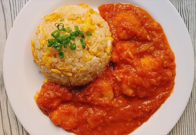相性抜群のエビチリチャーハン