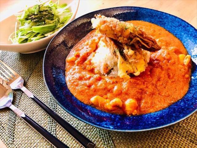 トマトカレーえのきフライのせ