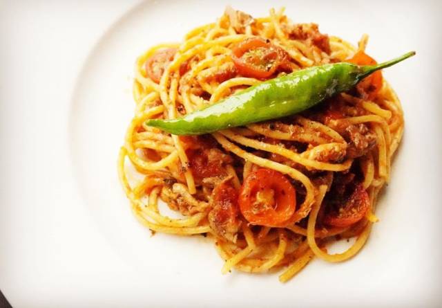 トマトとツナのパスタ