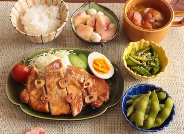 一汁三菜晩ごはんトンテキ