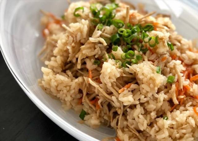 鶏とごぼうの和風ピラフ