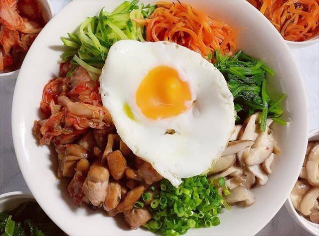 鶏肉のビビンバ