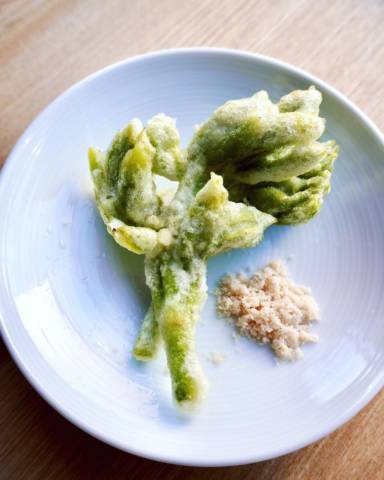 ウドの穂先の天ぷら